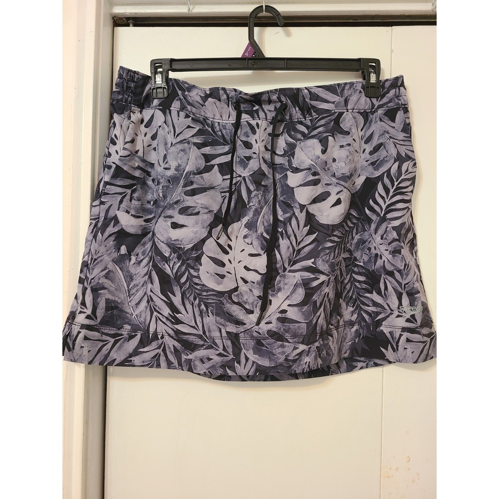Speedo Women's Woven Swim Skort Black and Gray Leaf Print. Size Large EUC